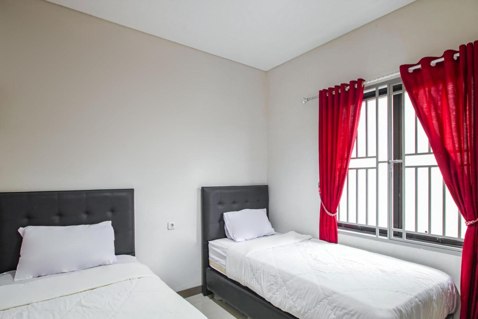 Capital O 93589 Hotel Wongso Syariah Pangkal Pinang Bagian luar foto