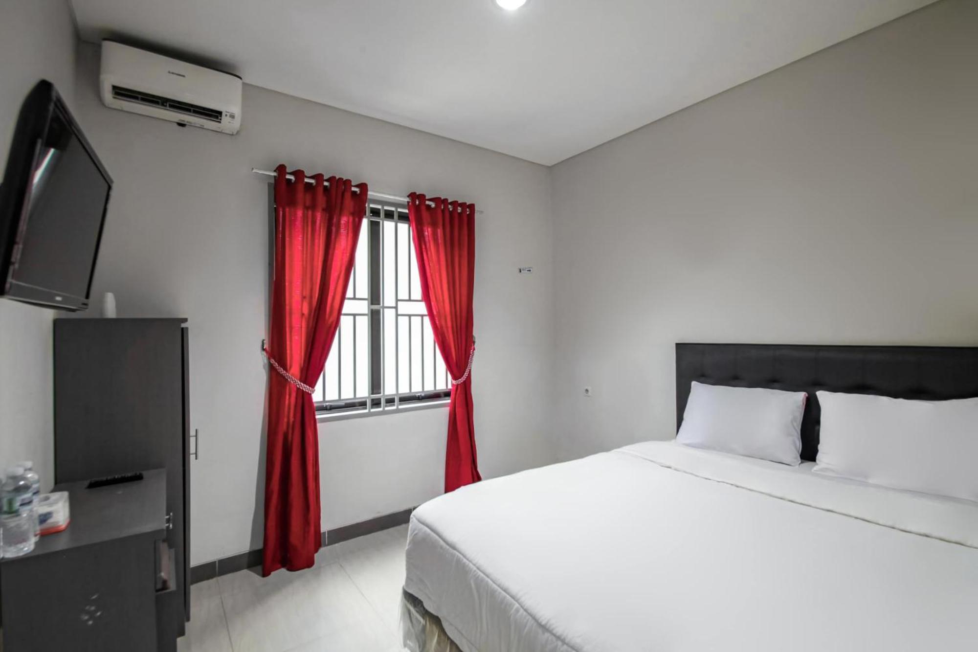 Capital O 93589 Hotel Wongso Syariah Pangkal Pinang Bagian luar foto