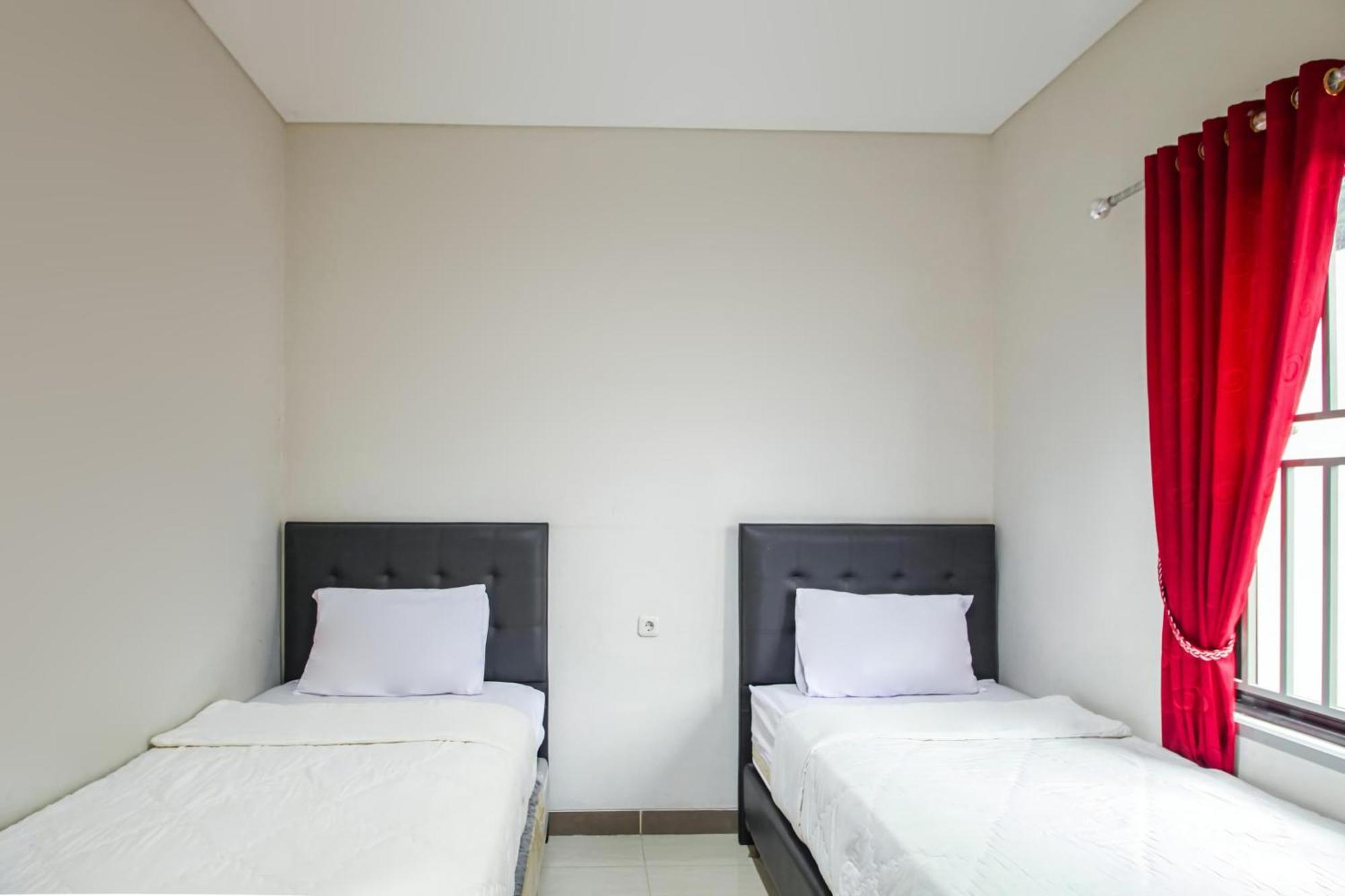 Capital O 93589 Hotel Wongso Syariah Pangkal Pinang Bagian luar foto